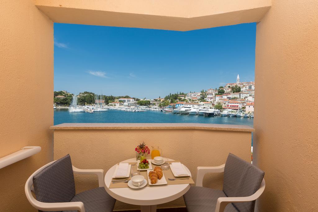 Maistra Select Riva Apartments 弗尔萨尔 外观 照片