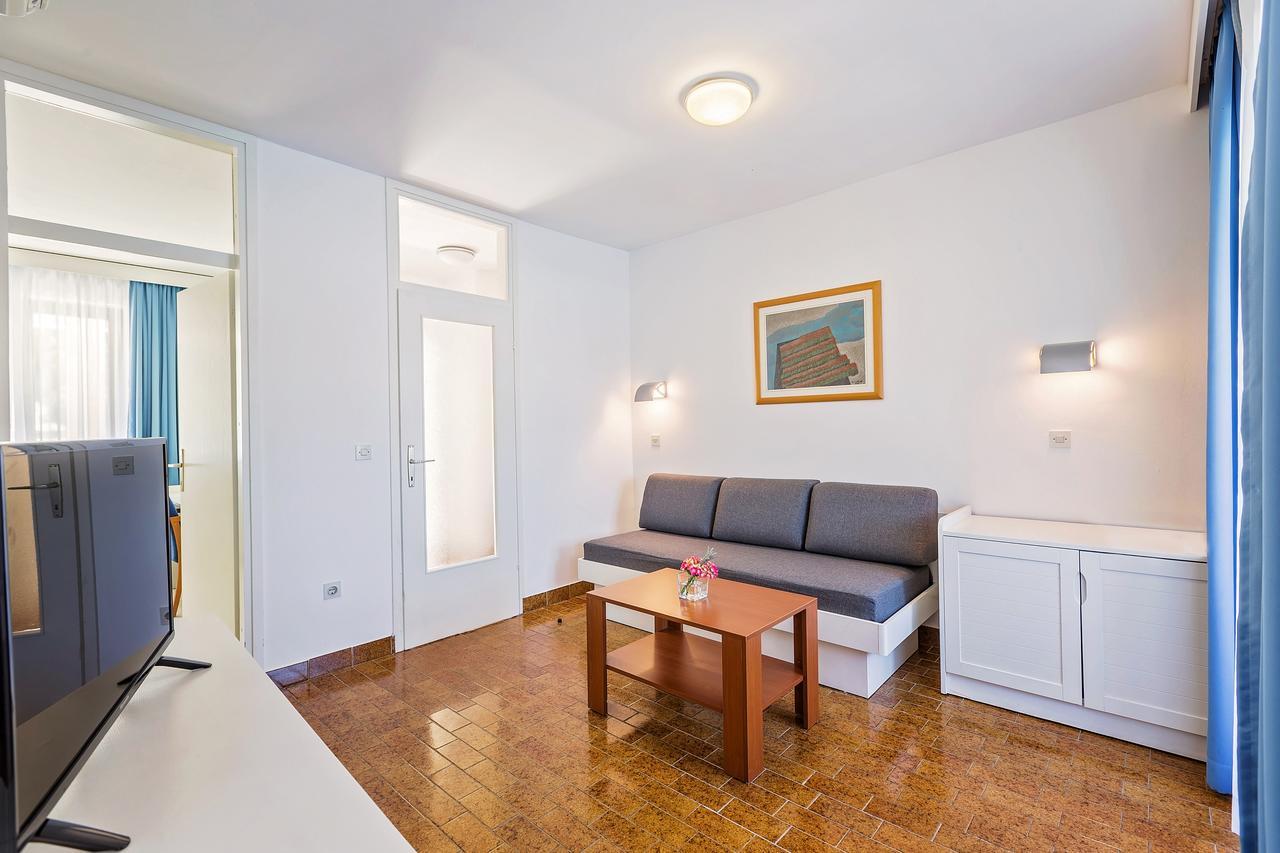 Maistra Select Riva Apartments 弗尔萨尔 外观 照片